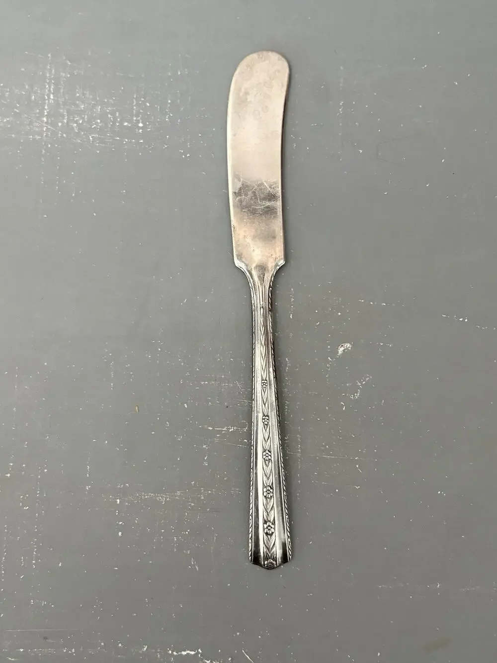 Vintage Wallace Brothers Roseanne Silverplate Flat Butter Knife Art Deco 1938